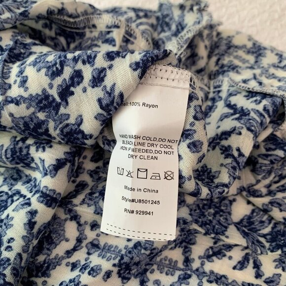 NEW Suzanne Betro cold shoulder lightweight flutter sleeve flowy shirt top - Picture 7 of 8